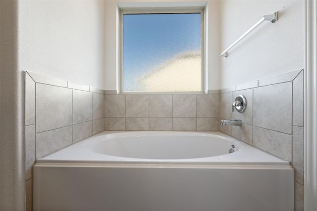 160 Copper LN, Kyle, TX 78640