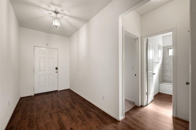 160 Copper LN, Kyle, TX 78640