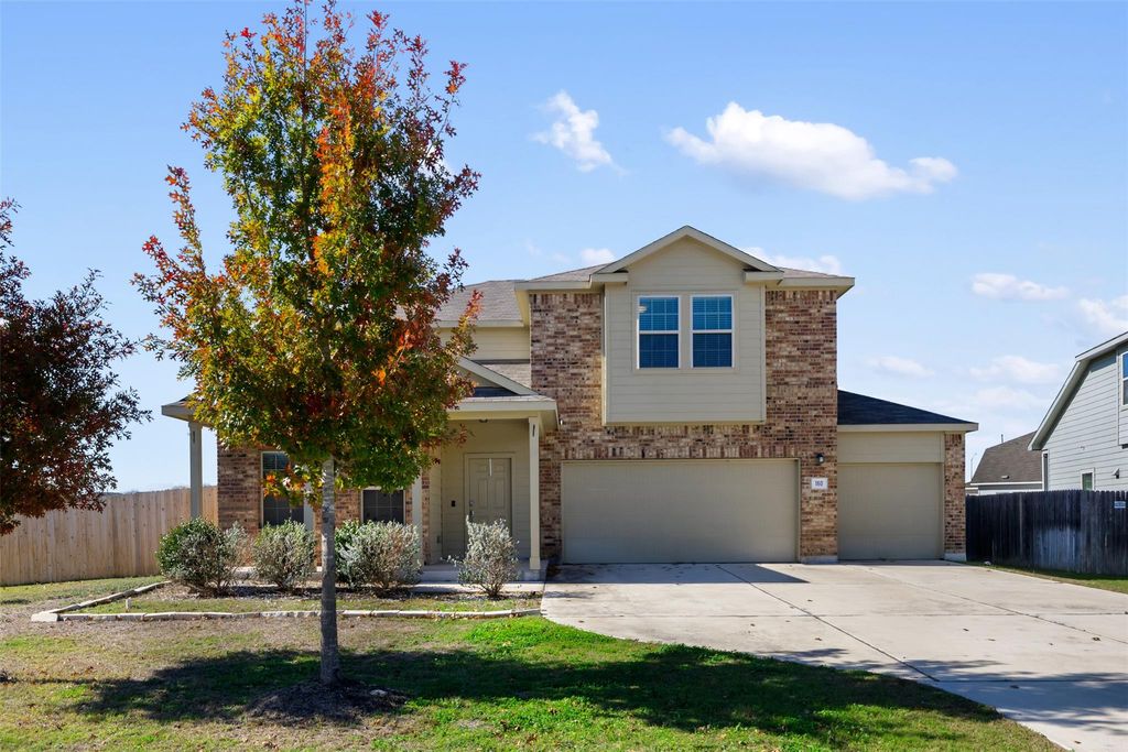160 Copper LN, Kyle, TX 78640