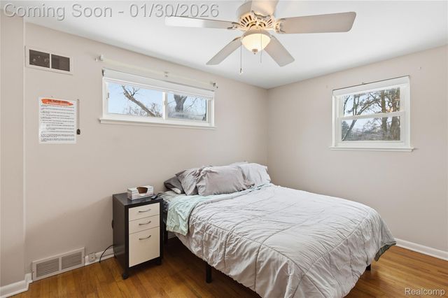 20426 Maplewood Street, Livonia, MI 48152