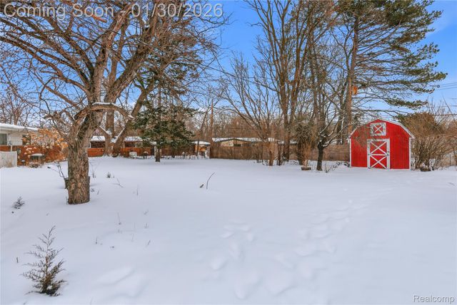 20426 Maplewood Street, Livonia, MI 48152