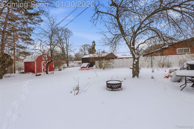 20426 Maplewood Street, Livonia, MI 48152