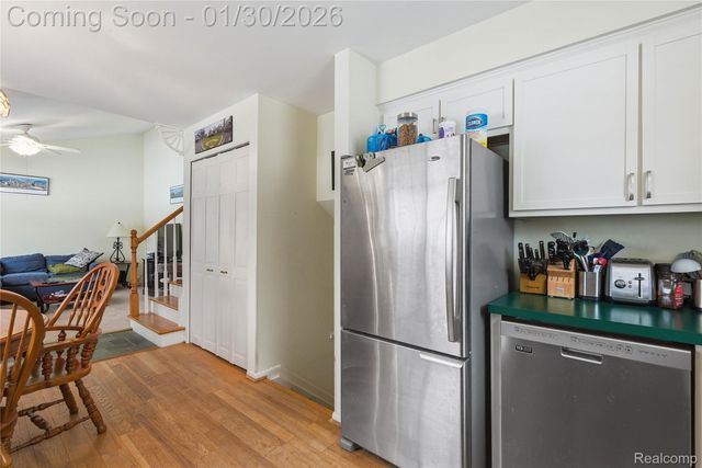 20426 Maplewood Street, Livonia, MI 48152