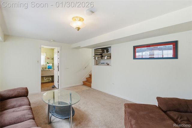 20426 Maplewood Street, Livonia, MI 48152