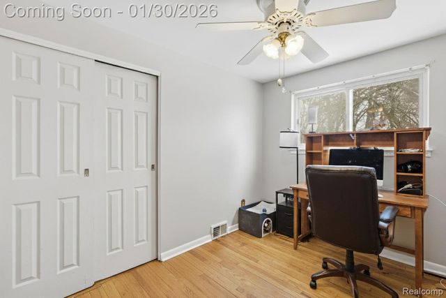 20426 Maplewood Street, Livonia, MI 48152