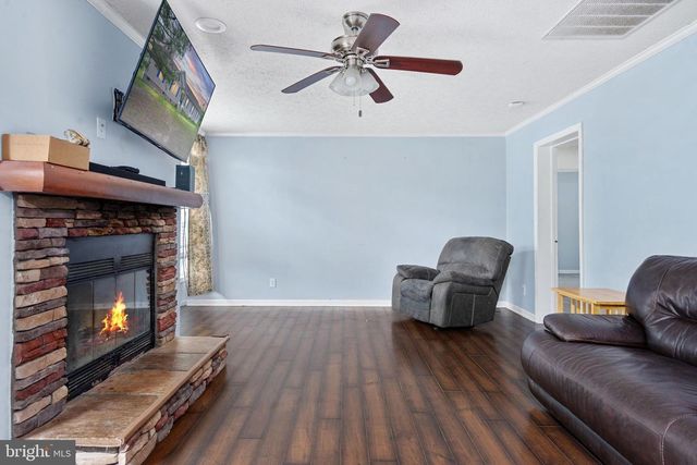 212 BRIAR CIR, Bumpass, VA 23024