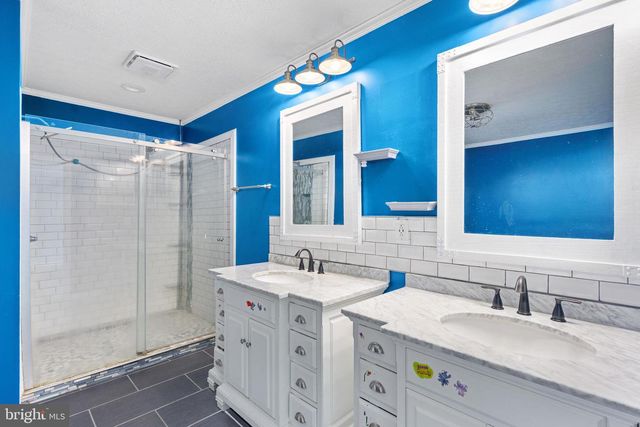 212 BRIAR CIR, Bumpass, VA 23024