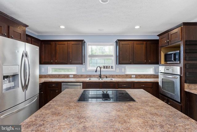 212 BRIAR CIR, Bumpass, VA 23024