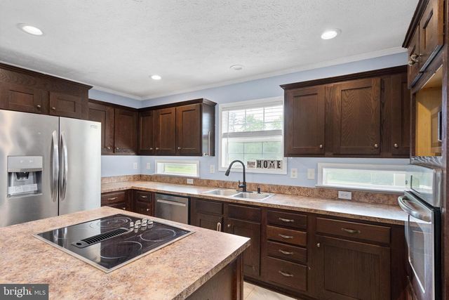 212 BRIAR CIR, Bumpass, VA 23024