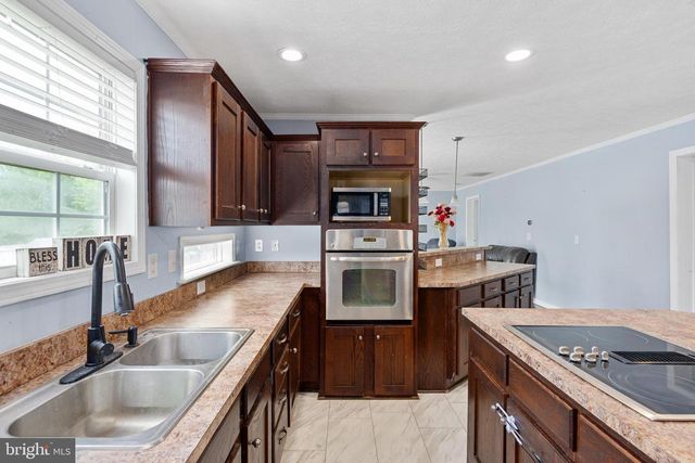 212 BRIAR CIR, Bumpass, VA 23024