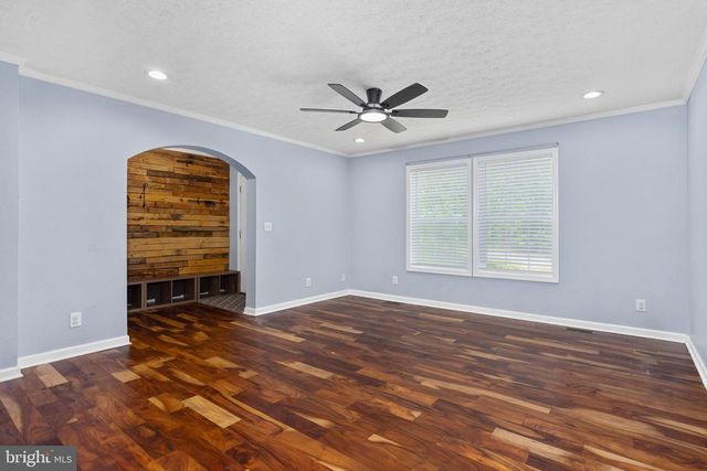 212 BRIAR CIR, Bumpass, VA 23024
