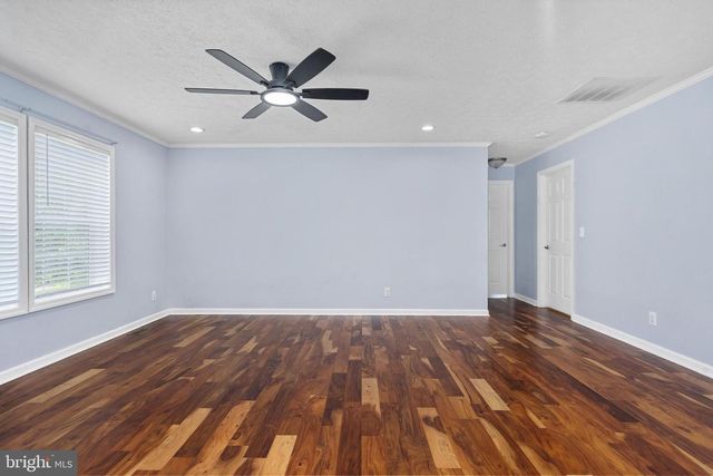 212 BRIAR CIR, Bumpass, VA 23024