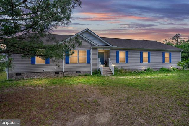212 BRIAR CIR, Bumpass, VA 23024