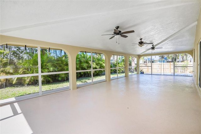 21800 SW 97th Ct, Cutler Bay, FL 33190