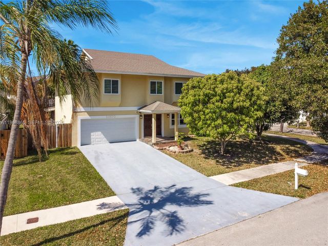 21800 SW 97th Ct, Cutler Bay, FL 33190