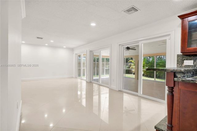 21800 SW 97th Ct, Cutler Bay, FL 33190