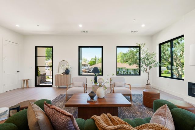 401 East St, Roseville, CA 95678