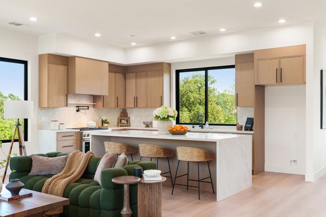 401 East St, Roseville, CA 95678