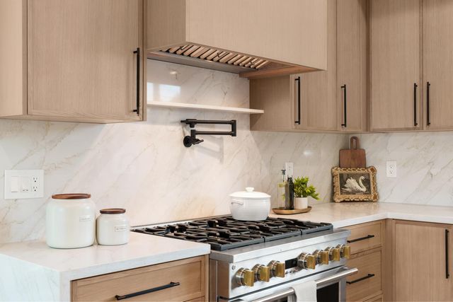 401 East St, Roseville, CA 95678