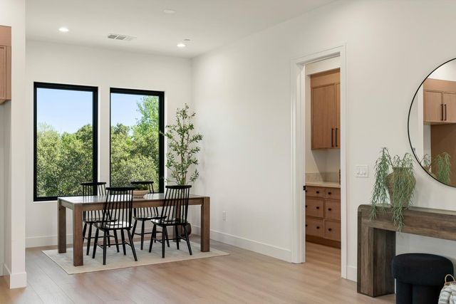 401 East St, Roseville, CA 95678