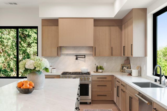 401 East St, Roseville, CA 95678