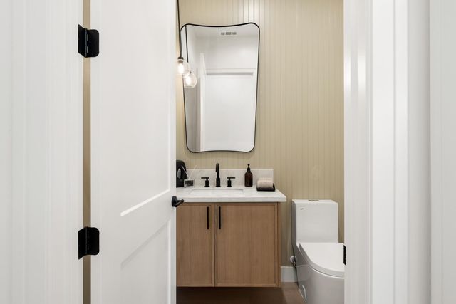 401 East St, Roseville, CA 95678