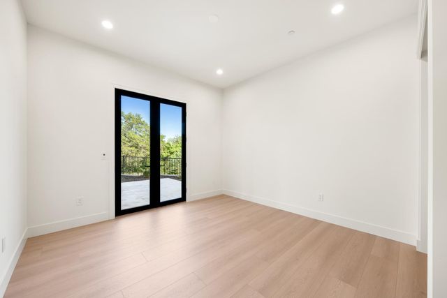 401 East St, Roseville, CA 95678