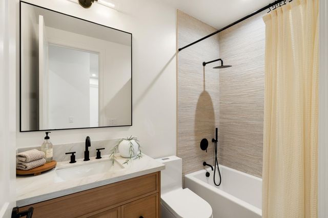 401 East St, Roseville, CA 95678