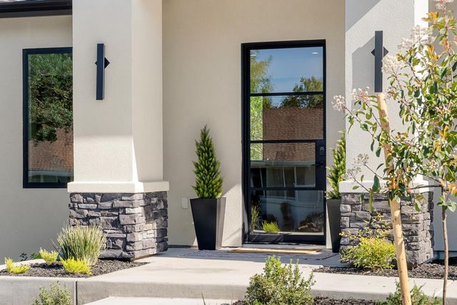 401 East St, Roseville, CA 95678