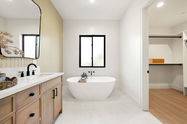 401 East St, Roseville, CA 95678