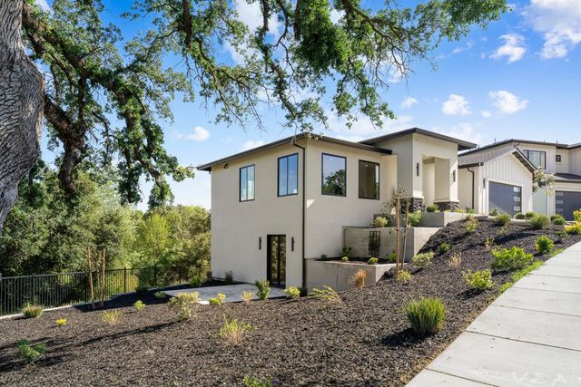 401 East St, Roseville, CA 95678