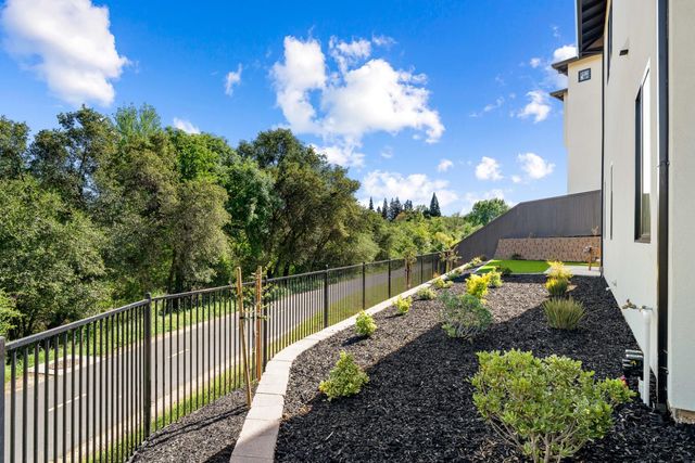 401 East St, Roseville, CA 95678