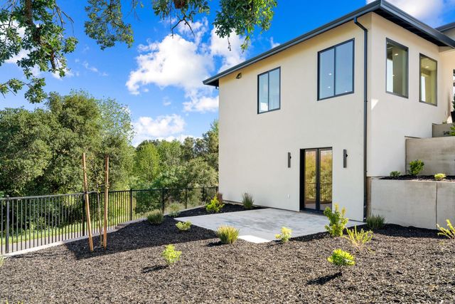 401 East St, Roseville, CA 95678