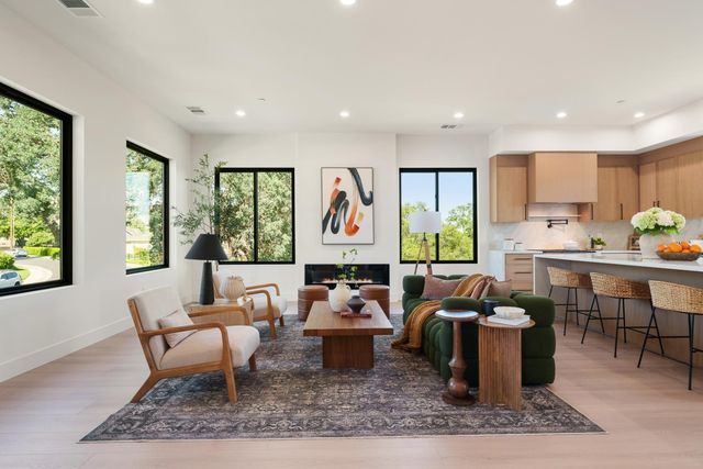 401 East St, Roseville, CA 95678