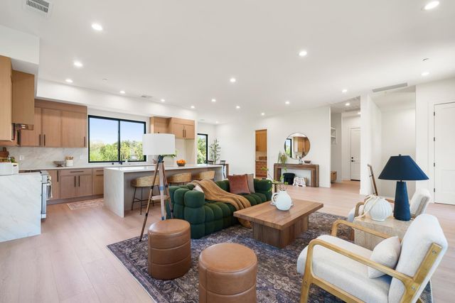 401 East St, Roseville, CA 95678