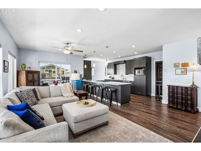 19609 Ne Marine Dr B18, Portland, OR 97230