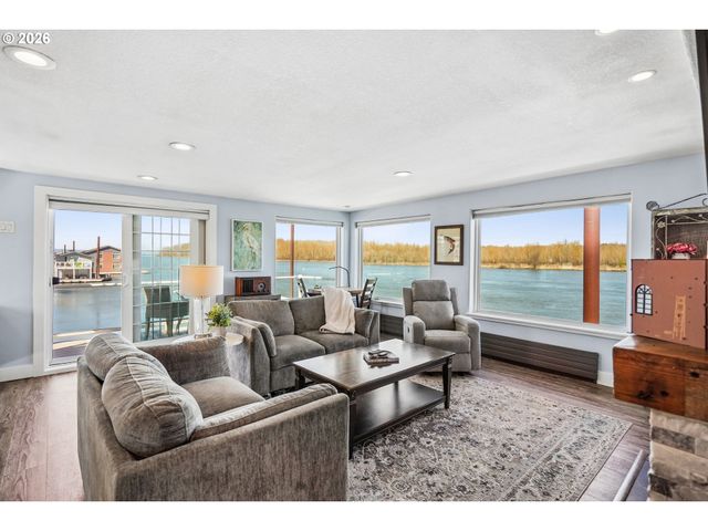19609 Ne Marine Dr B18, Portland, OR 97230