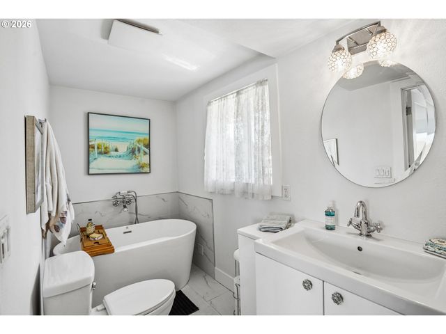19609 Ne Marine Dr B18, Portland, OR 97230