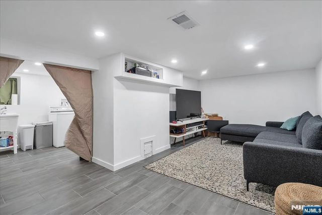 34 Forest Avenue, Montvale, NJ 07645