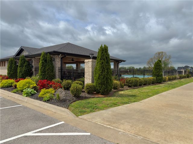1275 Giulia Avenue, Tontitown, AR 72762