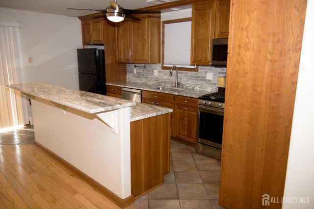 494 Harris Avenue B, Middlesex, NJ 08846