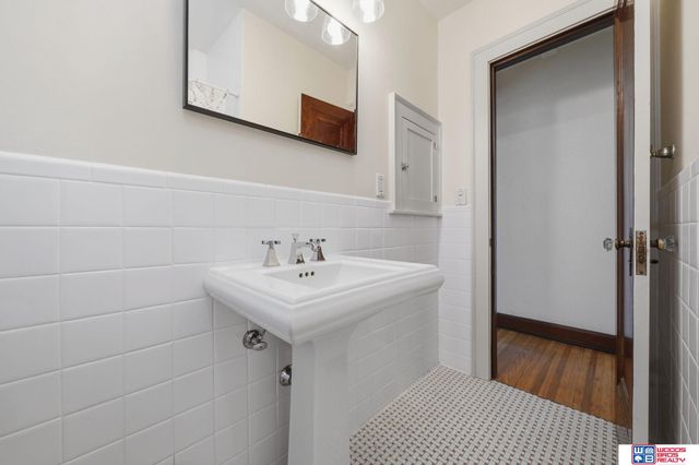 3315 S 17th Street, Lincoln, NE 68502