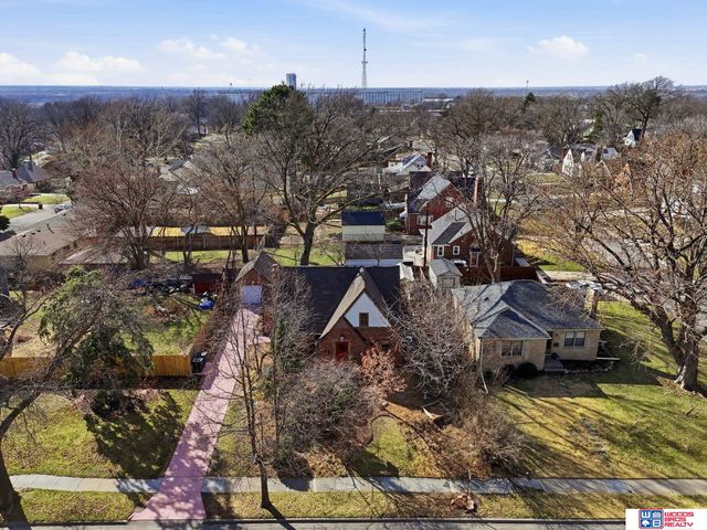 3315 S 17th Street, Lincoln, NE 68502