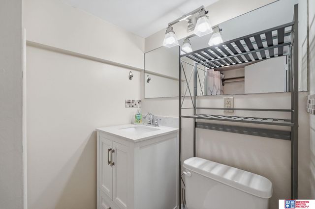 3315 S 17th Street, Lincoln, NE 68502