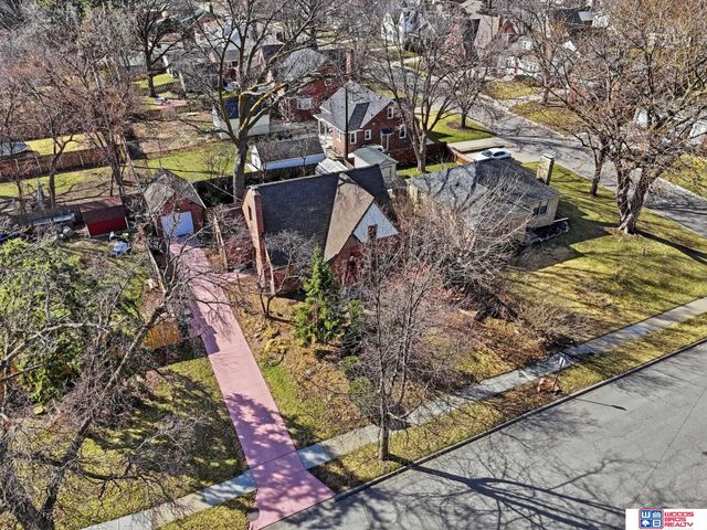 3315 S 17th Street, Lincoln, NE 68502