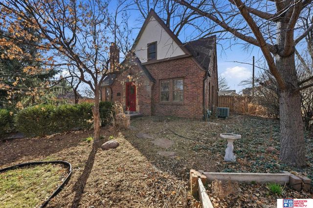 3315 S 17th Street, Lincoln, NE 68502