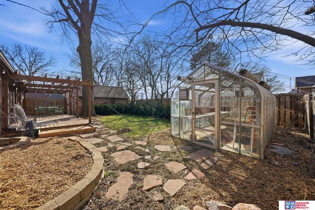 3315 S 17th Street, Lincoln, NE 68502