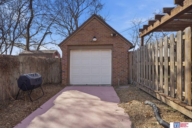 3315 S 17th Street, Lincoln, NE 68502