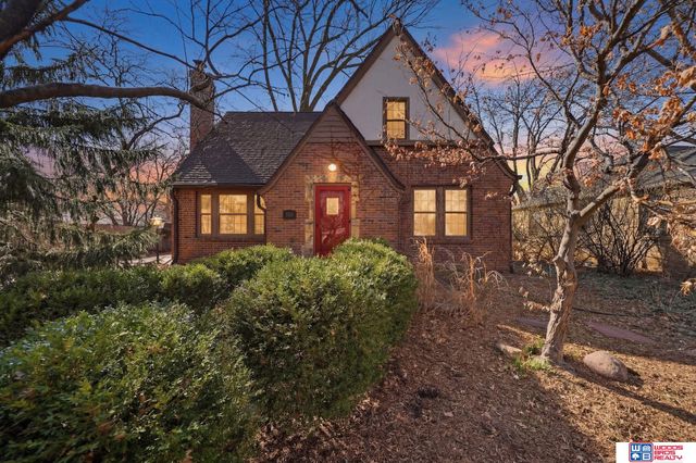 3315 S 17th Street, Lincoln, NE 68502