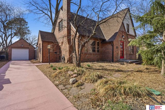 3315 S 17th Street, Lincoln, NE 68502